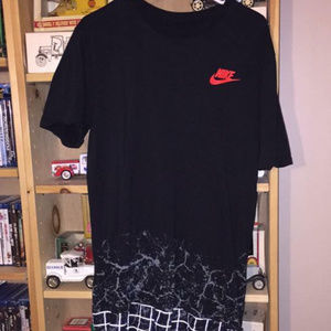Men's Large Nike shirt NWOTS bundle item only!!